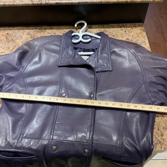 Di Capra Purple Leather Jacket with Gold Buttons - Size Medium - Picture 9 of 10